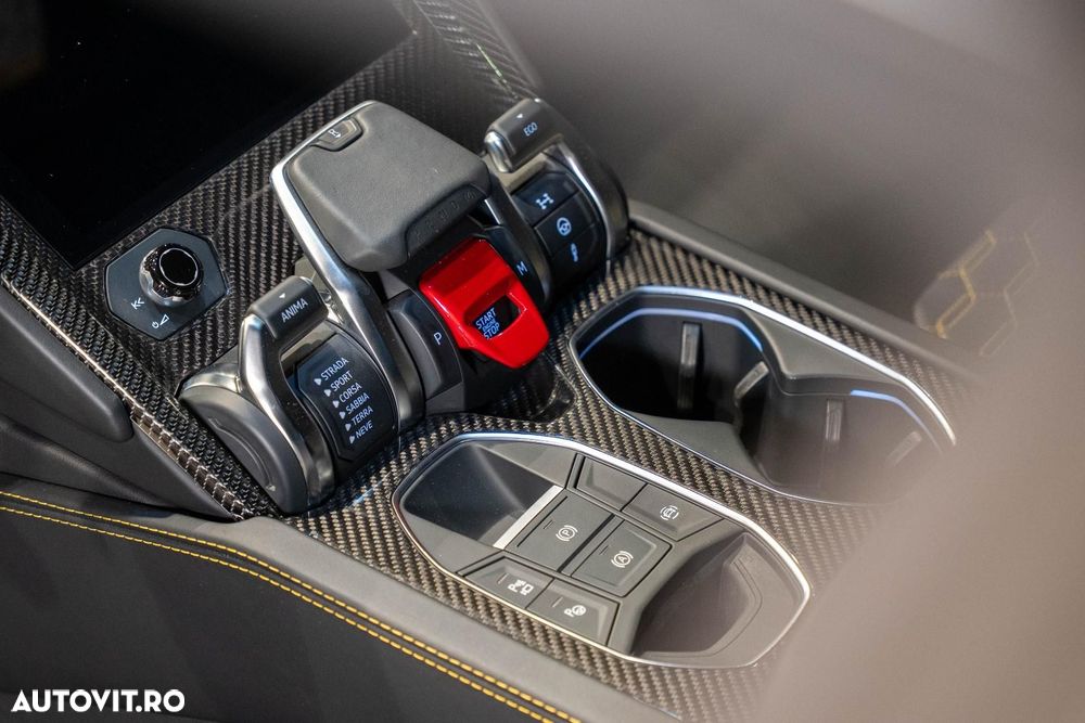 Lamborghini URUS - 37