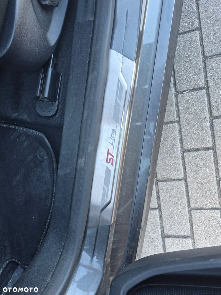 Ford Fiesta 1.0 EcoBoost S&S ST-LINE - 12