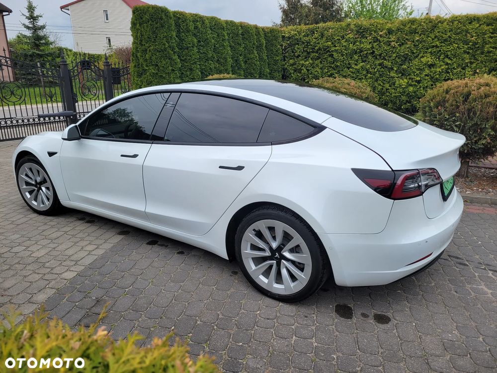 Tesla Model 3 - 3