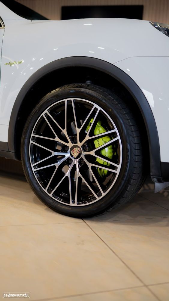 Porsche Cayenne S E-Hybrid - 16