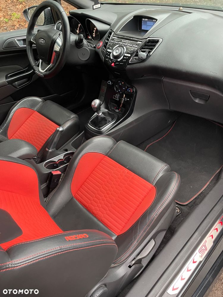 Ford Fiesta 1.6 EcoBoost ST - 15