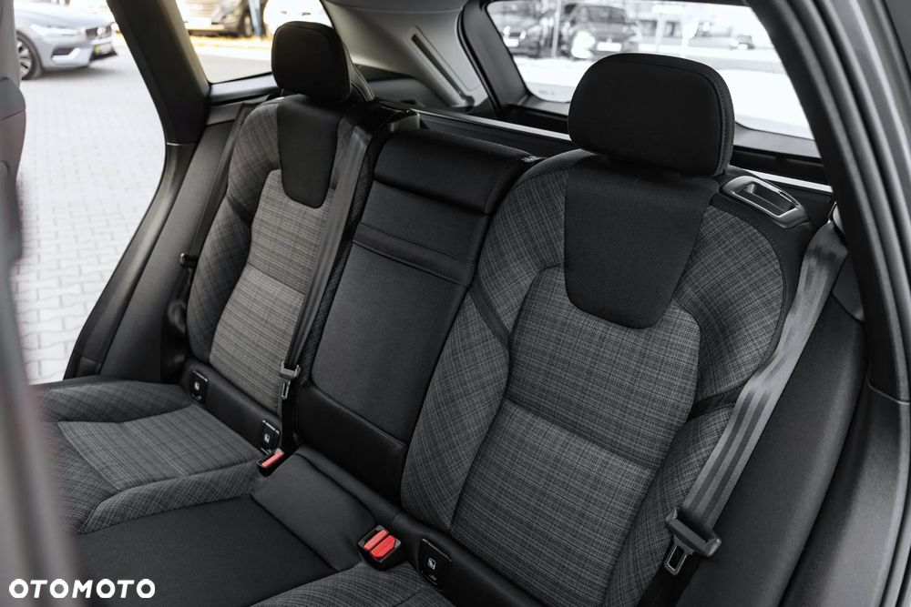Volvo XC 60 B4 D AWD Core - 30