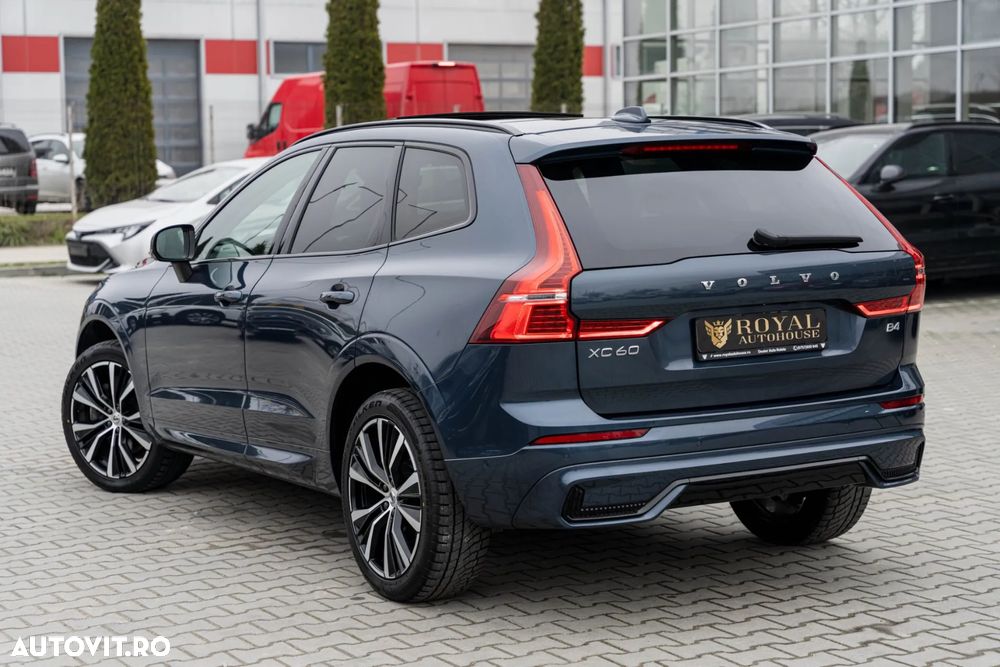 Volvo XC 60 B4 D Plus Dark - 4