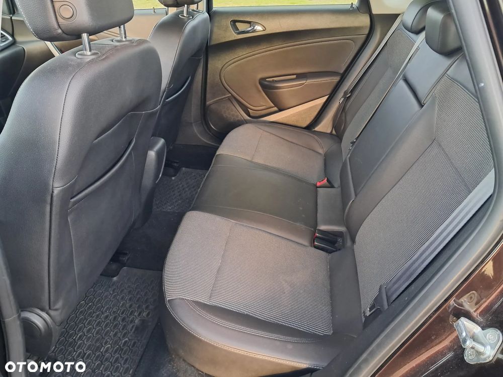 Opel Astra 1.4 T Cosmo - 11