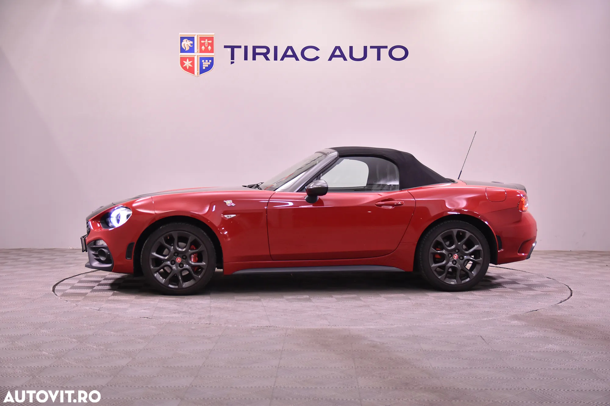 Abarth 124 Spider - 2