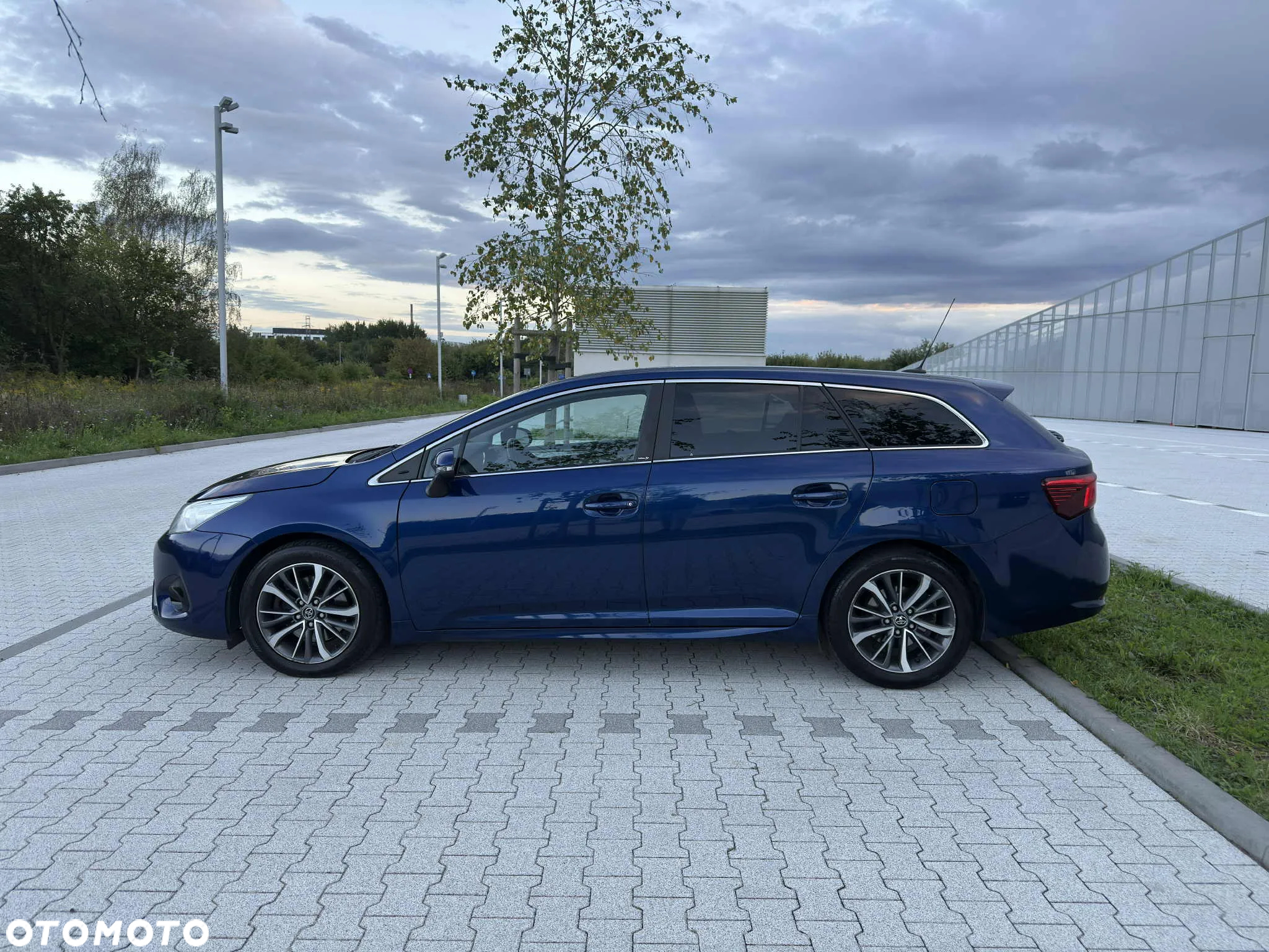 Toyota Avensis 2.0 D-4D Prestige - 6