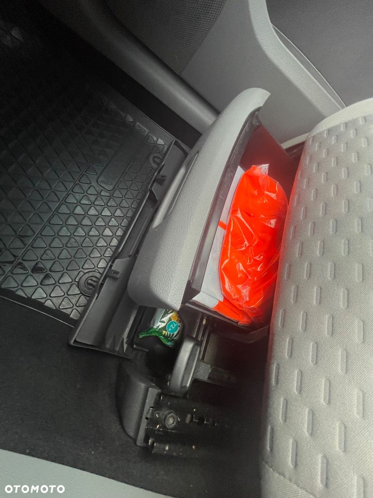 Volkswagen Touran - 24