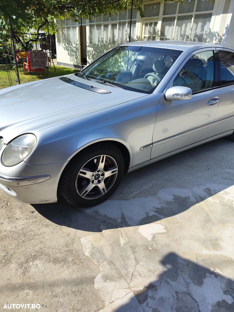 Mercedes-Benz E 220 CDI Avantgarde - 4