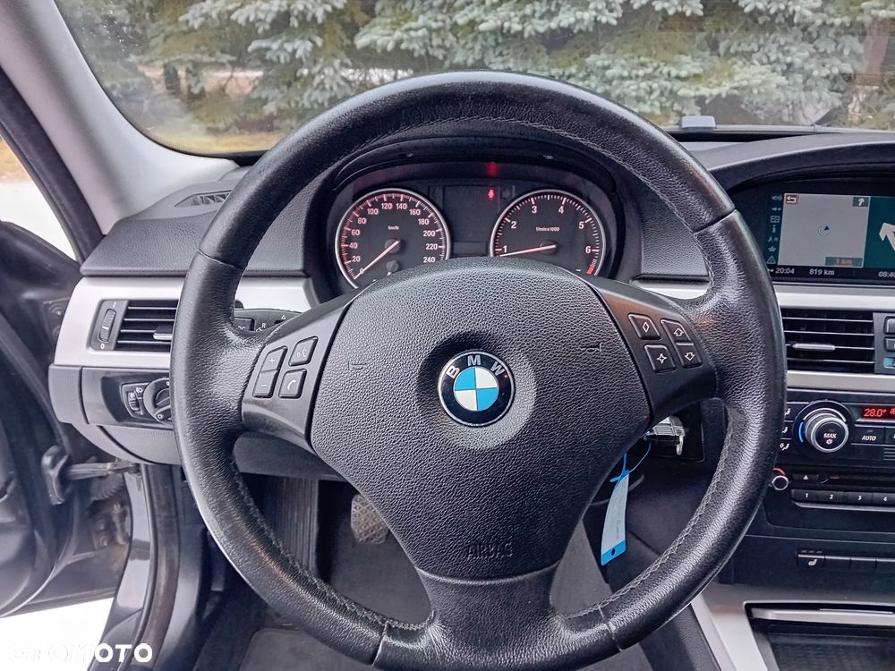 BMW Seria 3 318i Edition Exclusive - 22