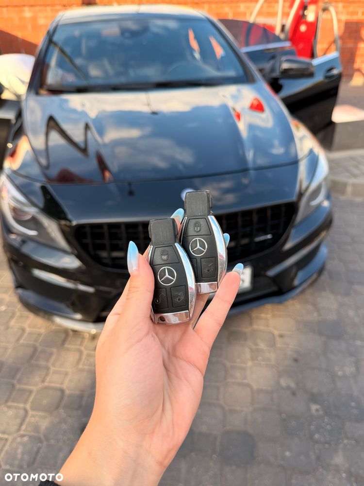 Mercedes-Benz CLA 250 4-Matic - 12