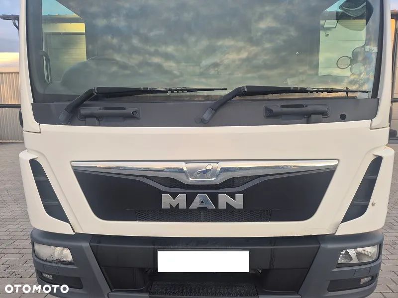 MASKA ATRAPA GRILL BIAŁA MAN TGL TGM EURO 6 - 1