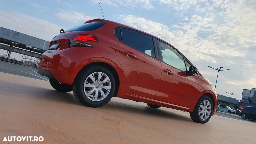 Peugeot 208 1.2 L PureTech Allure - 32