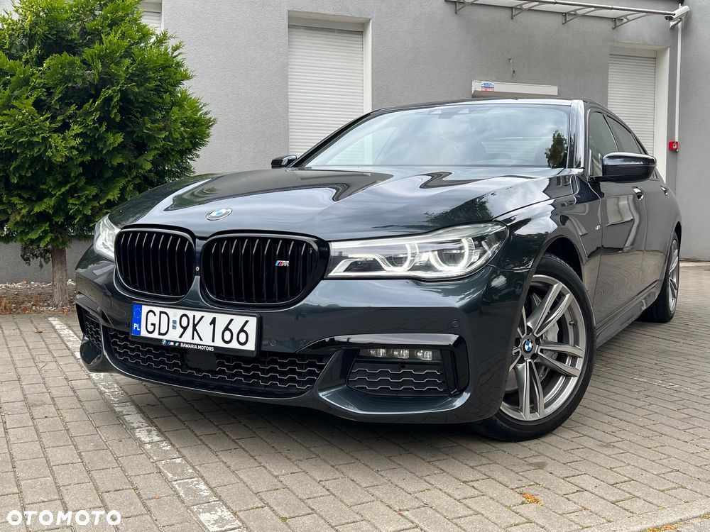 BMW Seria 7 750Li - 1