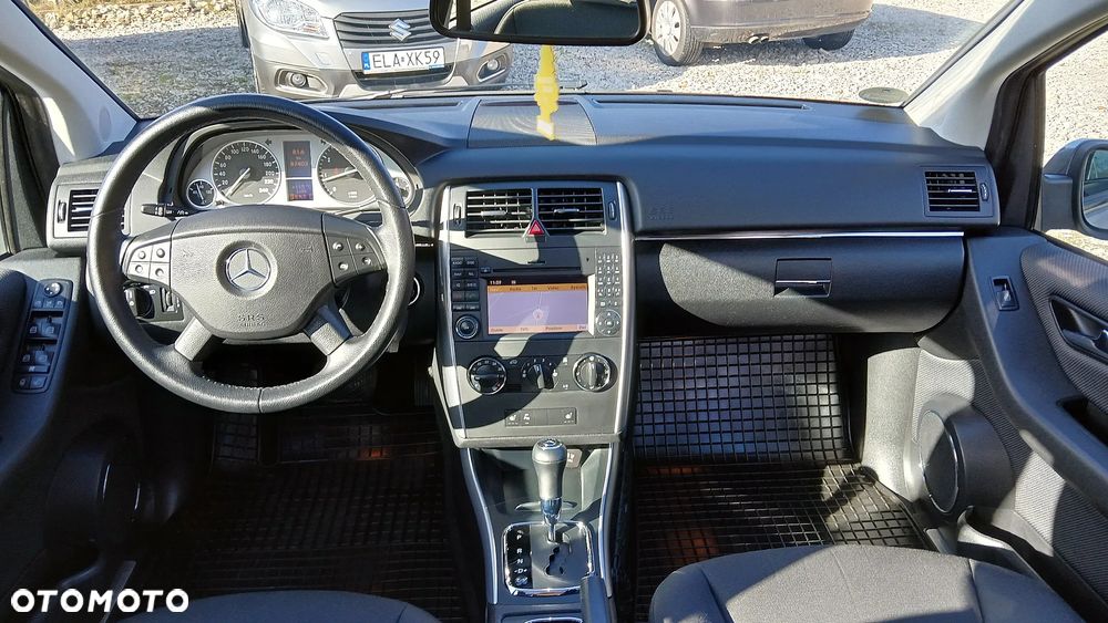Mercedes-Benz Klasa B 180 Autotronic - 33
