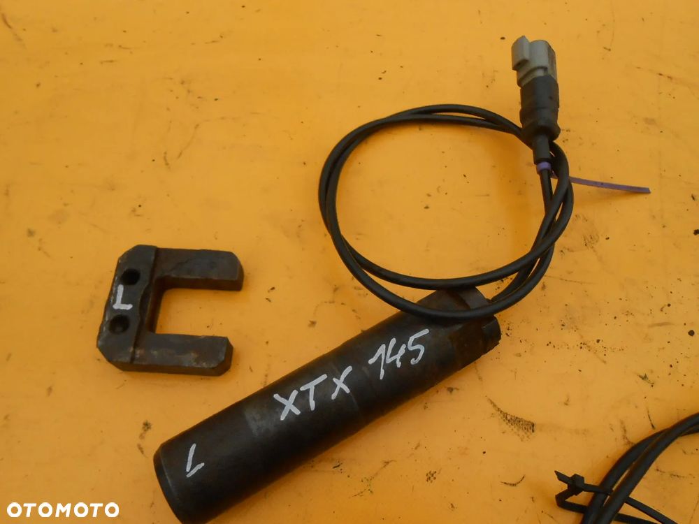 Sworzeń bolec siły uciągu ramion McCormick XTX145 - 2