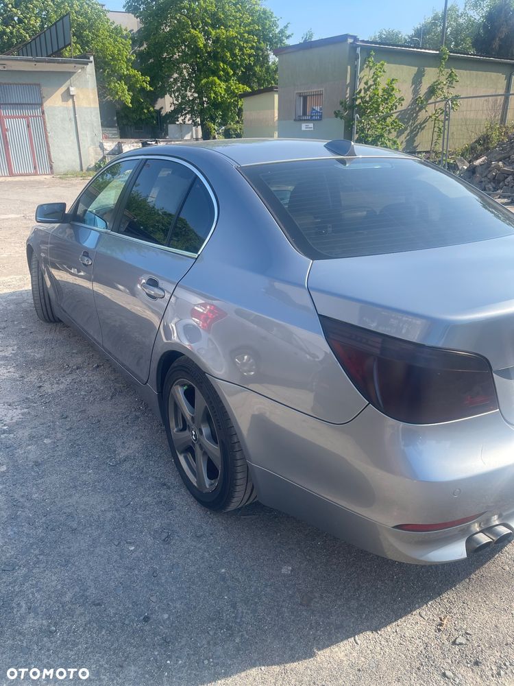 BMW Seria 5 525d - 6