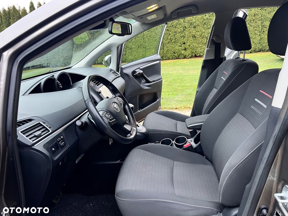 Toyota Verso 1.8 Premium EU5 MS - 32