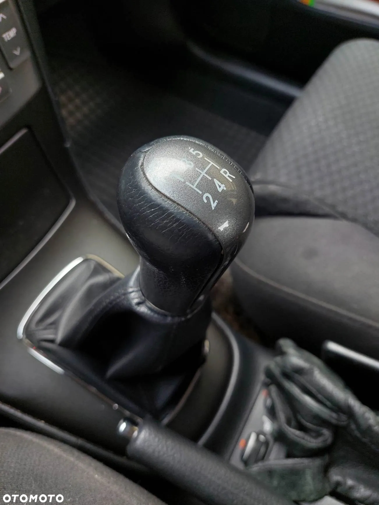 Toyota Avensis - 16