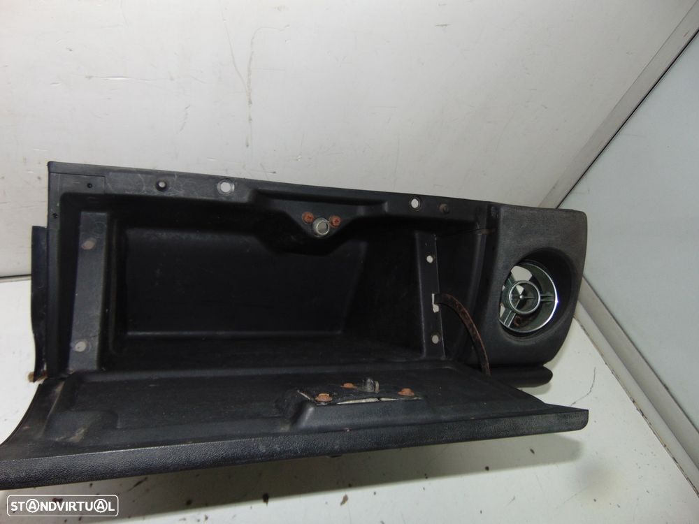 Datsun 1600 sss tri´s aro do velocímetro/Porta luvas - 11