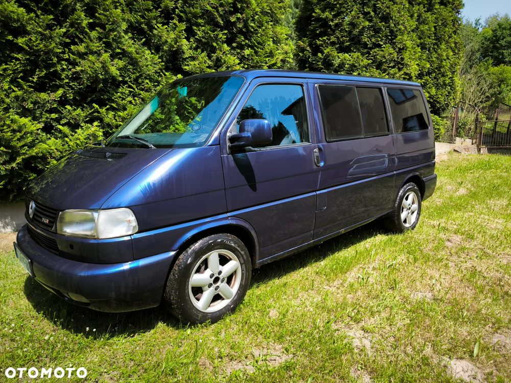 Volkswagen Caravelle - 2