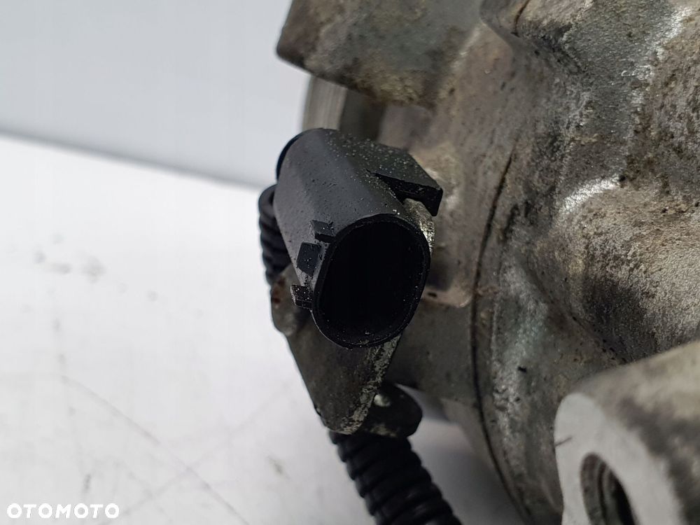 SPRĘŻARKA KLIMATYZACJI BMW E87 E90 2.0 i kompresor POMPA - 2