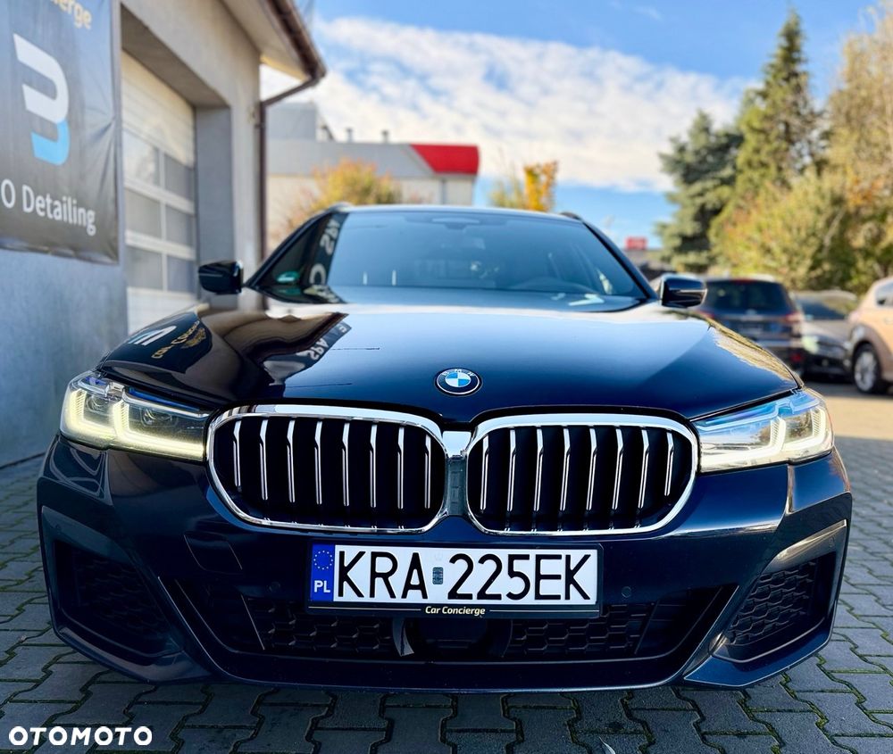 BMW Seria 5 520d xDrive Touring M Sport Edition - 10