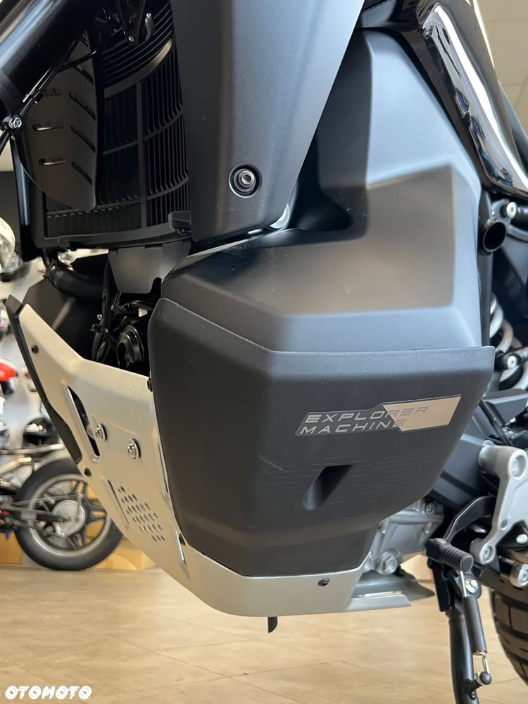 CFMoto MT - 10