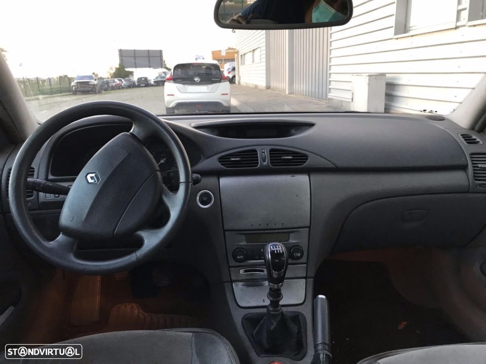 Renault Laguna II 1.9 DCi 2003 - Para Peças - 5