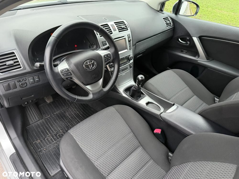 Toyota Avensis Touring Sports 1.8 Business Edition - 12