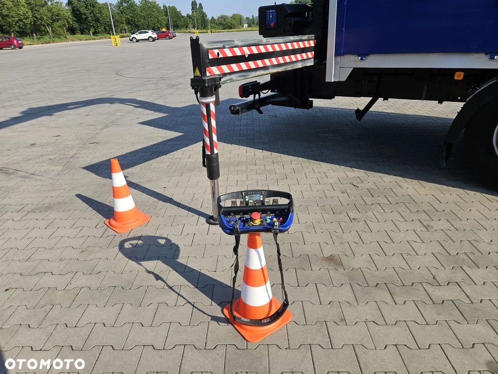 MAN TGS 26.360 6X2 E6 skrzynia + dźwig HMF1420 z pilotem - 18