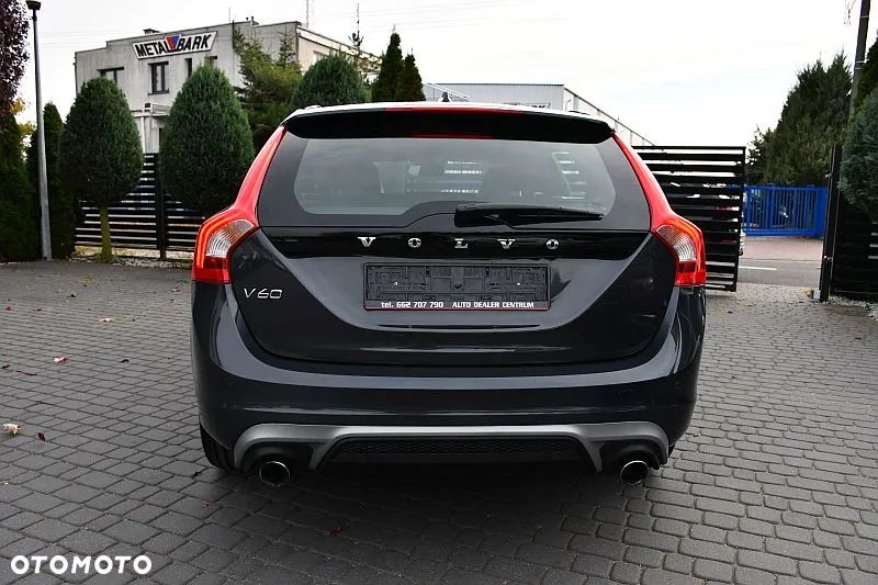 Volvo V60 D3 R-Design - 27