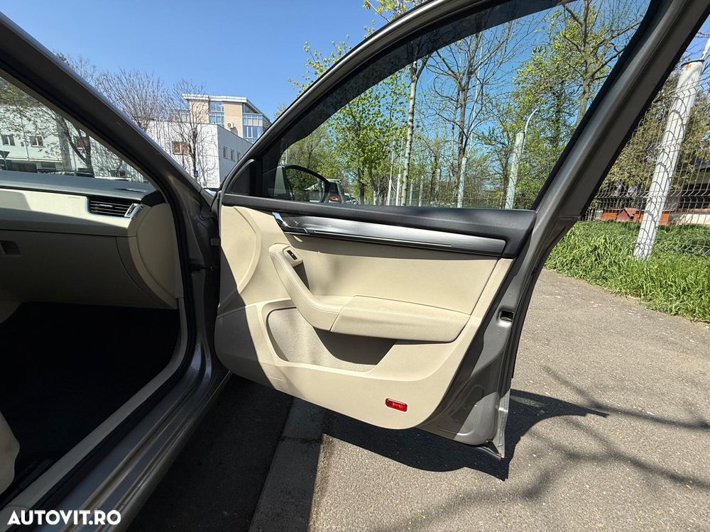 Skoda Octavia 1.6 TDI DSG Style - 19