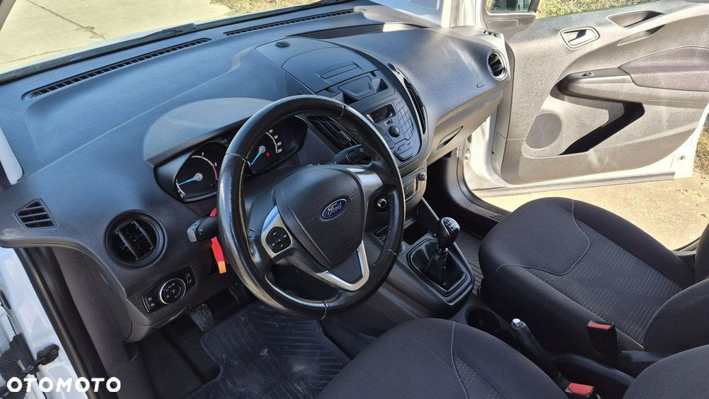 Ford Transit Courier - 9
