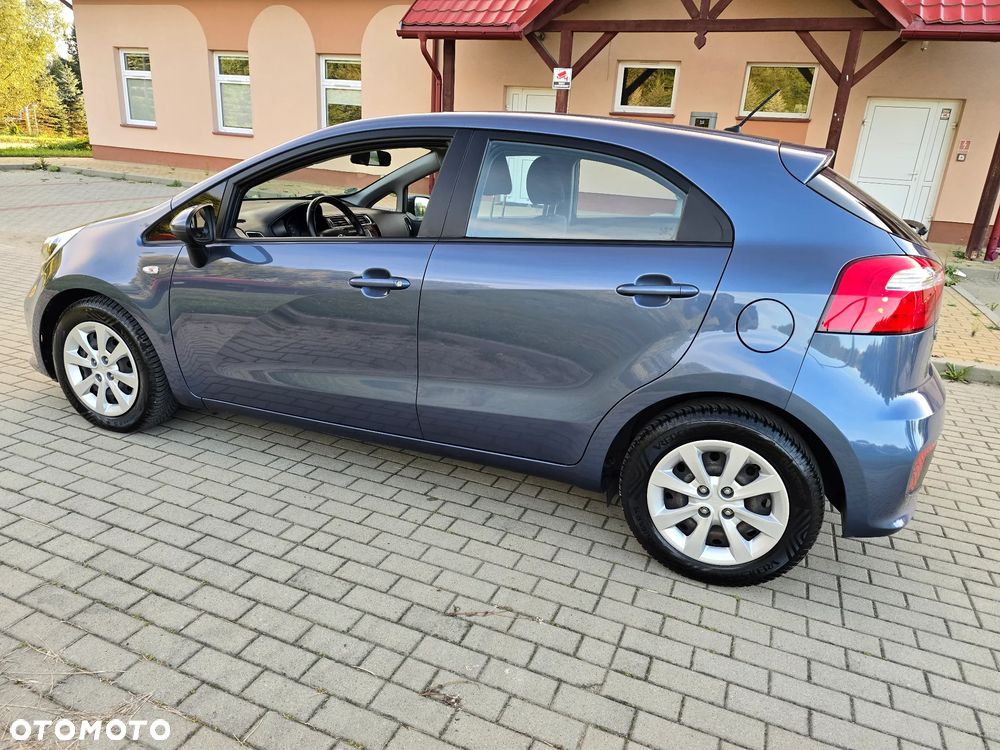 Kia Rio 1.2 Fifa World Cup Edition - 14