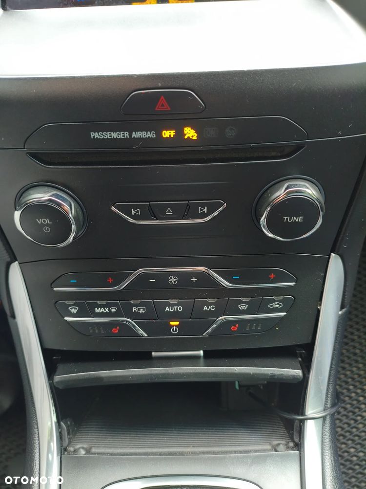 Ford Edge - 32