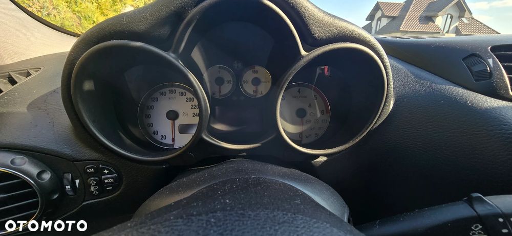 Alfa Romeo GT 1.9JTD 16V Impression - 10