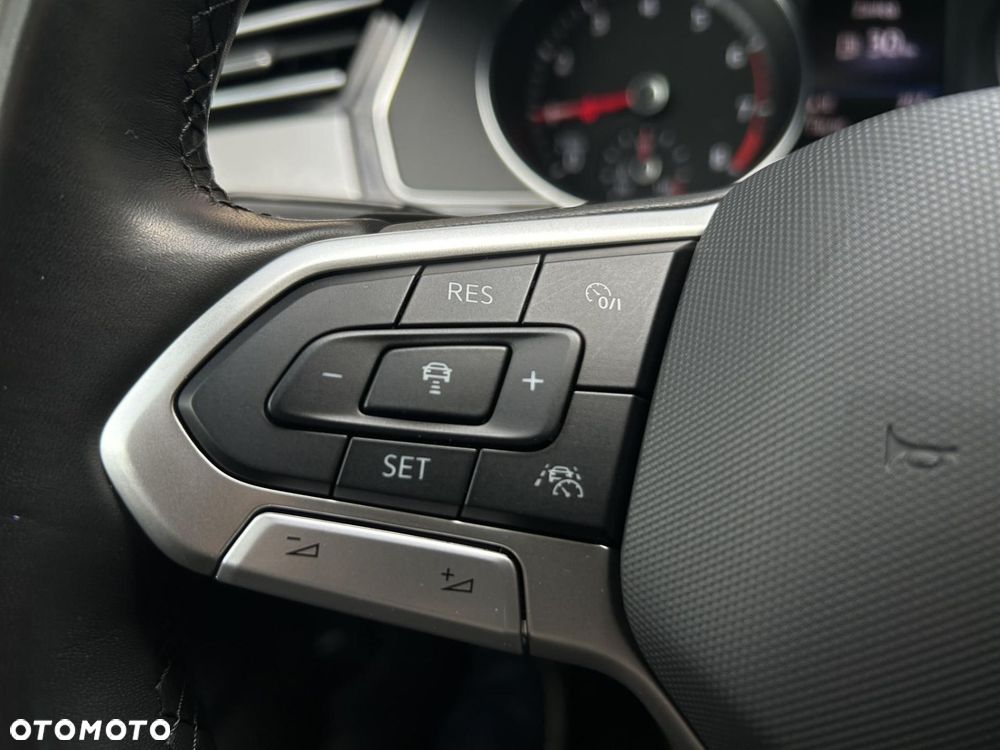 Volkswagen Passat - 26