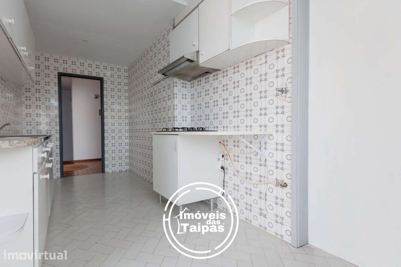 Vende-se Apartamento Duplex Centro das Taipas - Grande imagem: 4/21