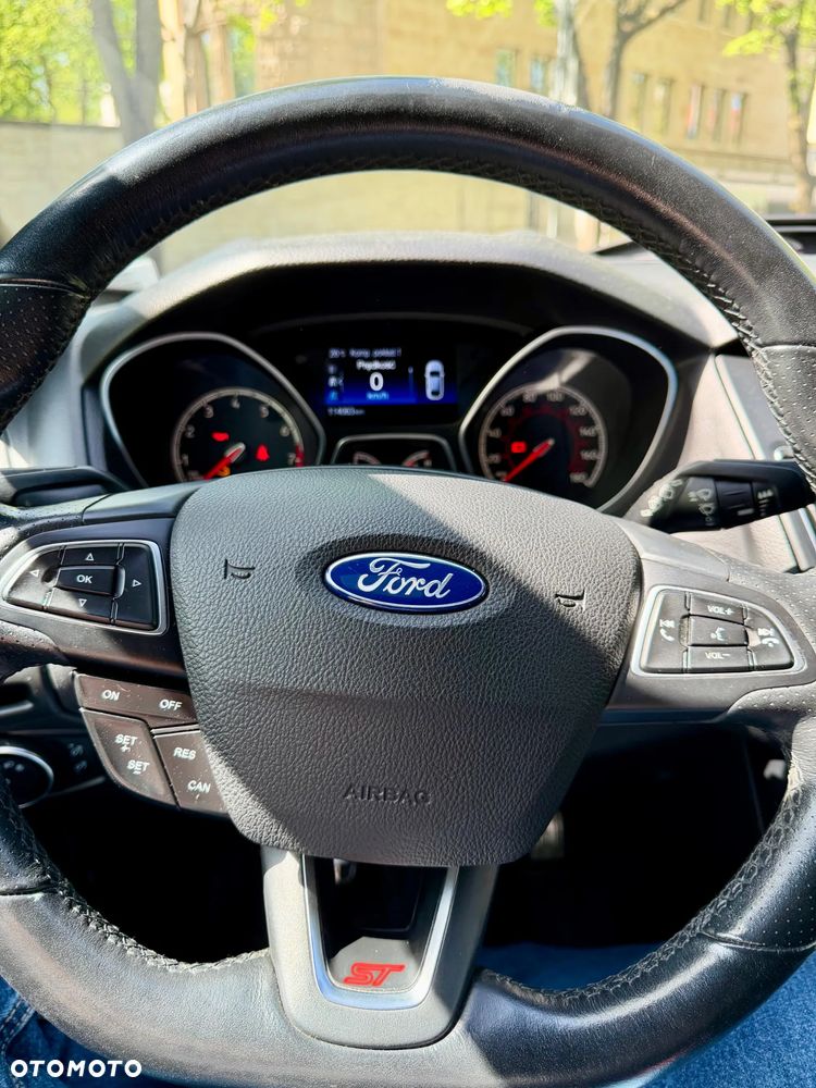 Ford Focus ST - 14