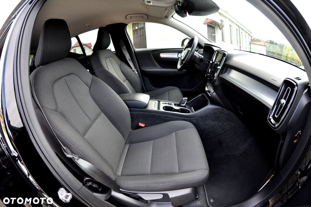 Volvo XC 40 D3 Momentum Pro - 24