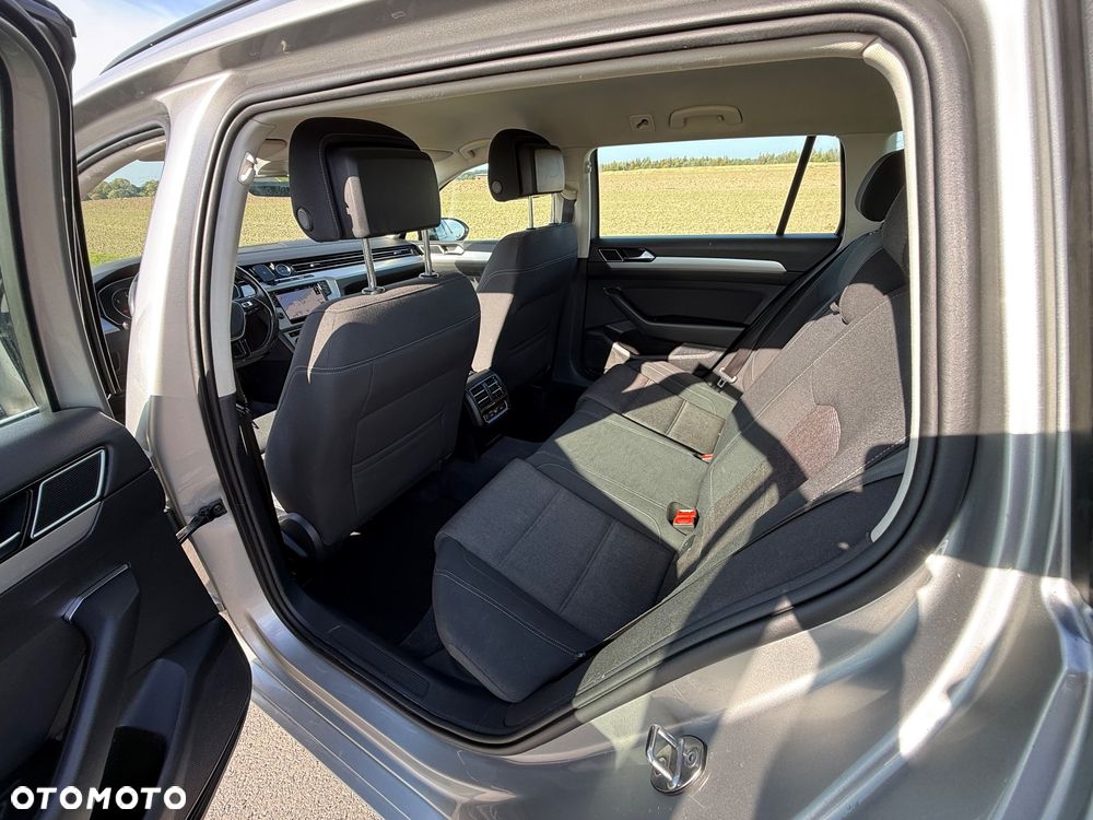 Volkswagen Passat 2.0 TDI SCR (BlueMotion Technology) DSG Comfortline - 33