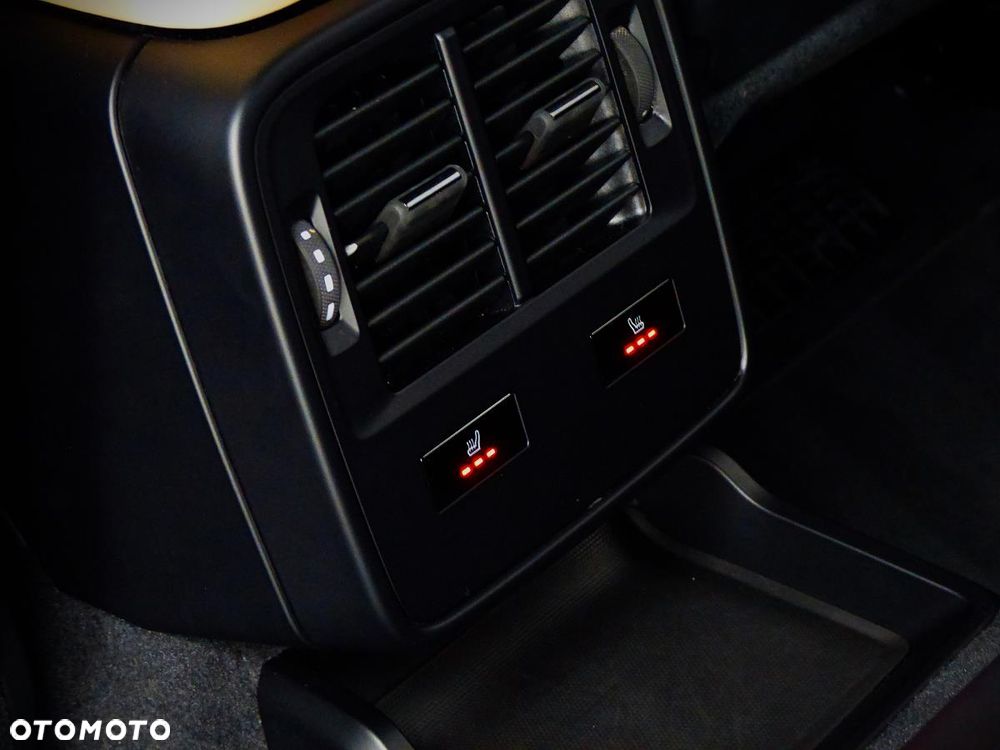 Porsche Taycan Turbo - 20