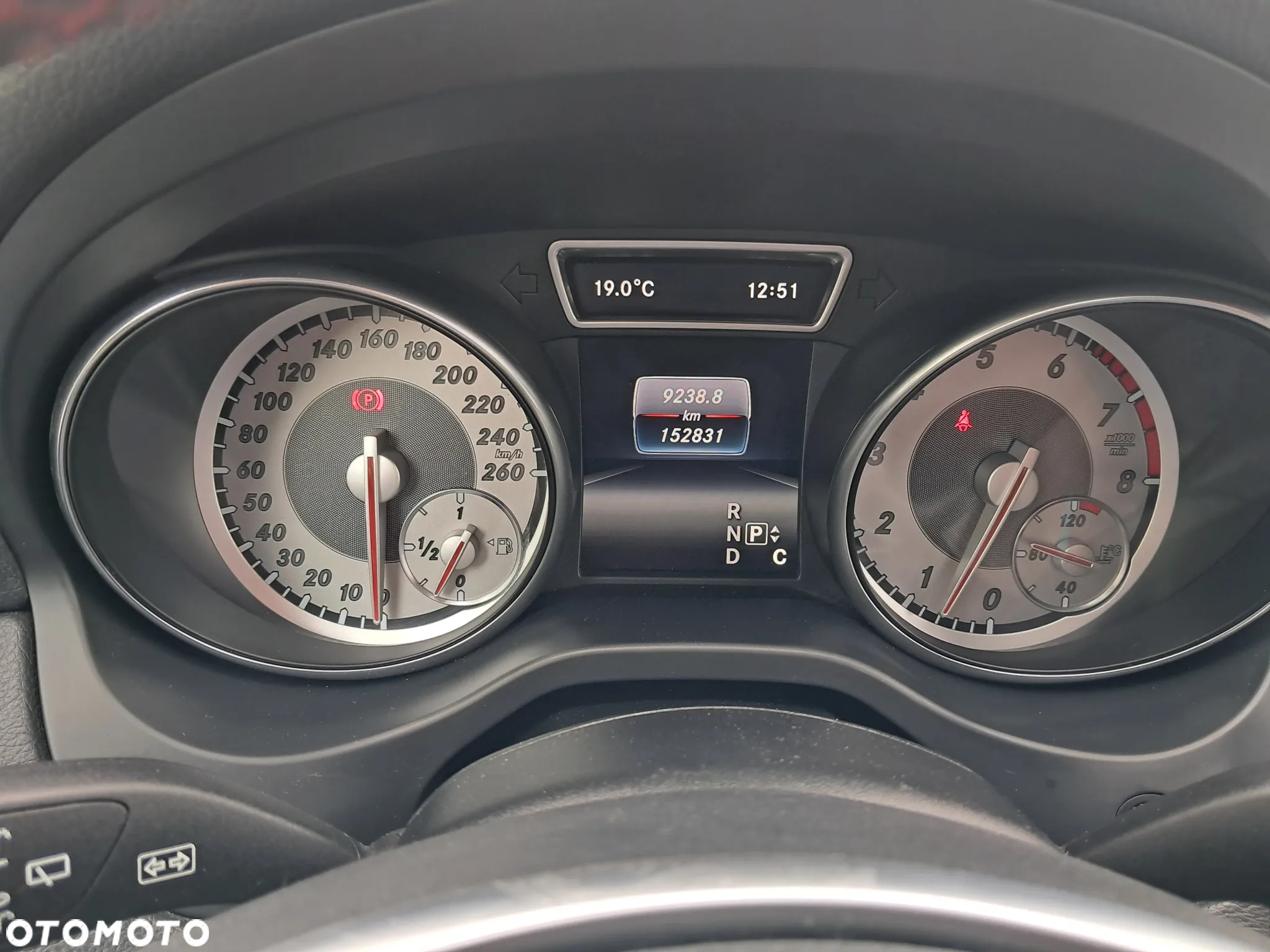 Mercedes-Benz GLA 250 4-Matic AMG Line - 23