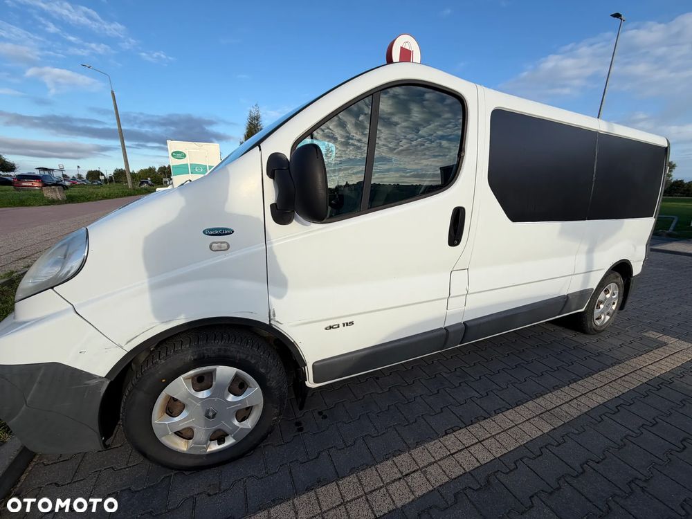 Renault TRAFIC - 2