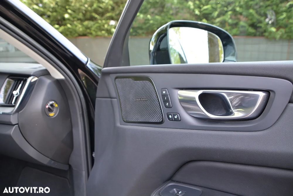 Volvo XC 60 B4 D AWD Plus Dark - 14