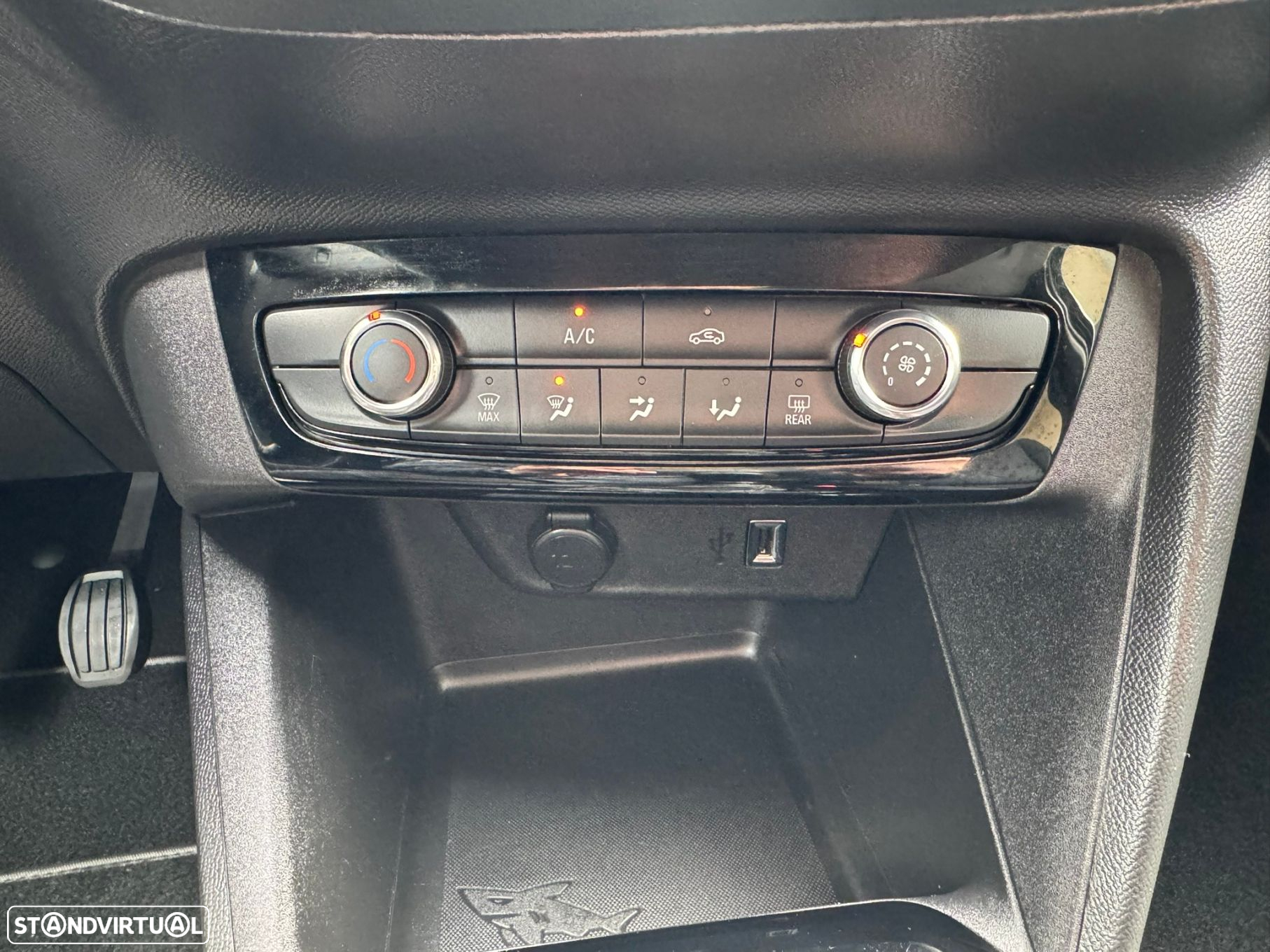 Opel Corsa 1.5 D Elegance - 24