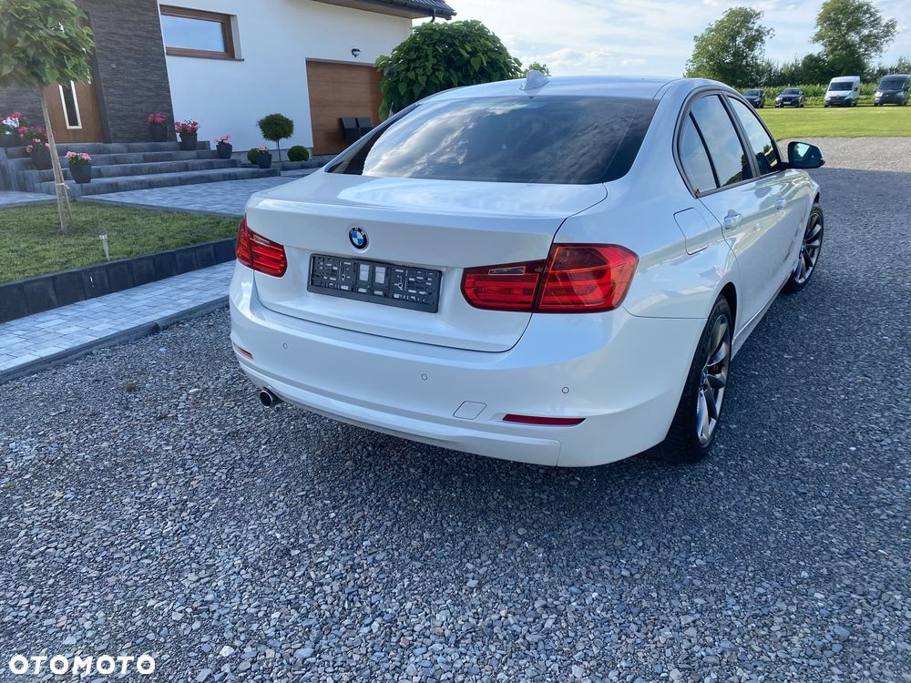 BMW Seria 3 318d Sport Line - 10
