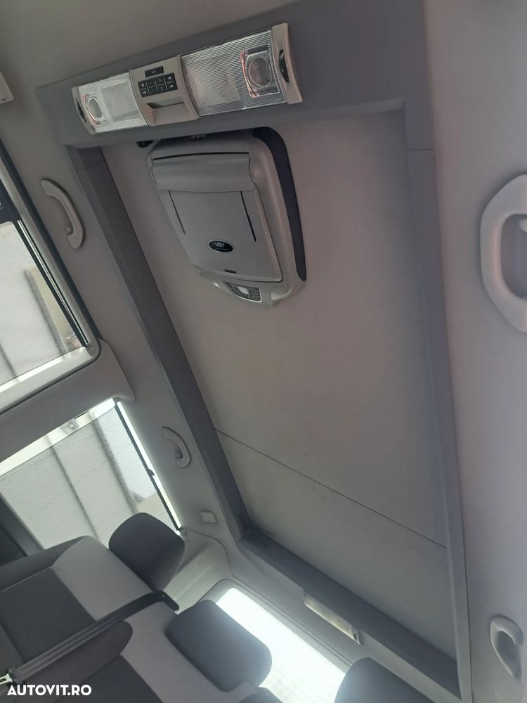 Volkswagen Multivan - 9