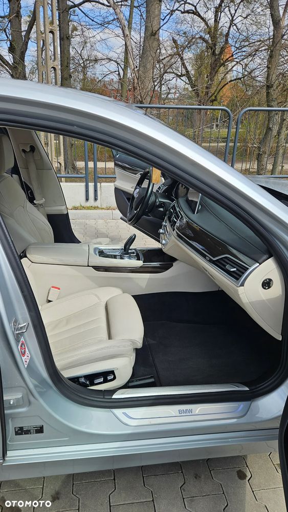 BMW Seria 7 730d - 13