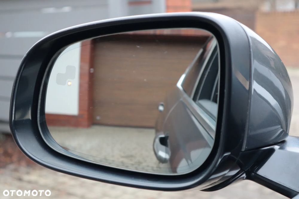 Jaguar XE 20d Prestige - 27